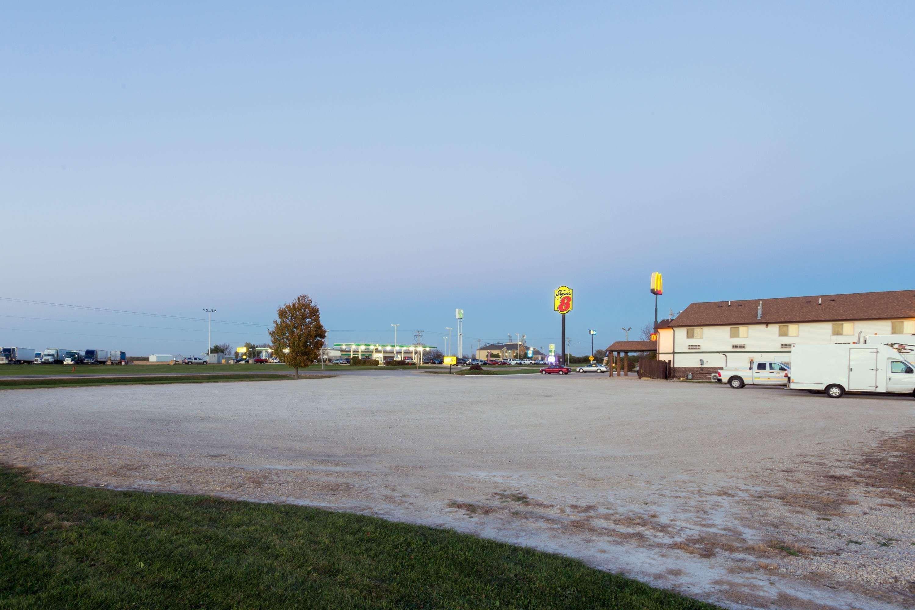 Hotel Super 8 By Wyndham Mendota I-39 Exteriér fotografie