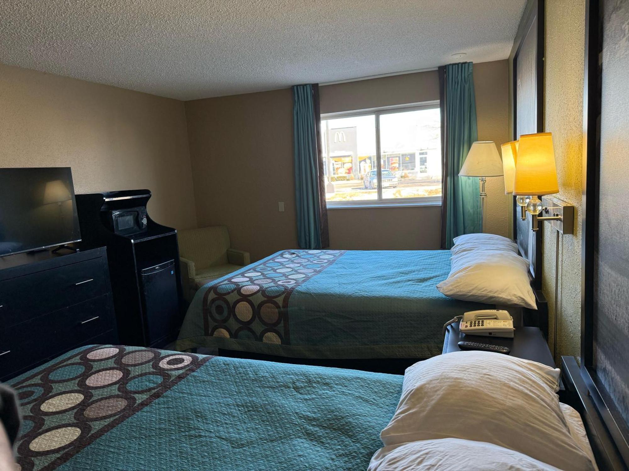 Hotel Super 8 By Wyndham Mendota I-39 Exteriér fotografie